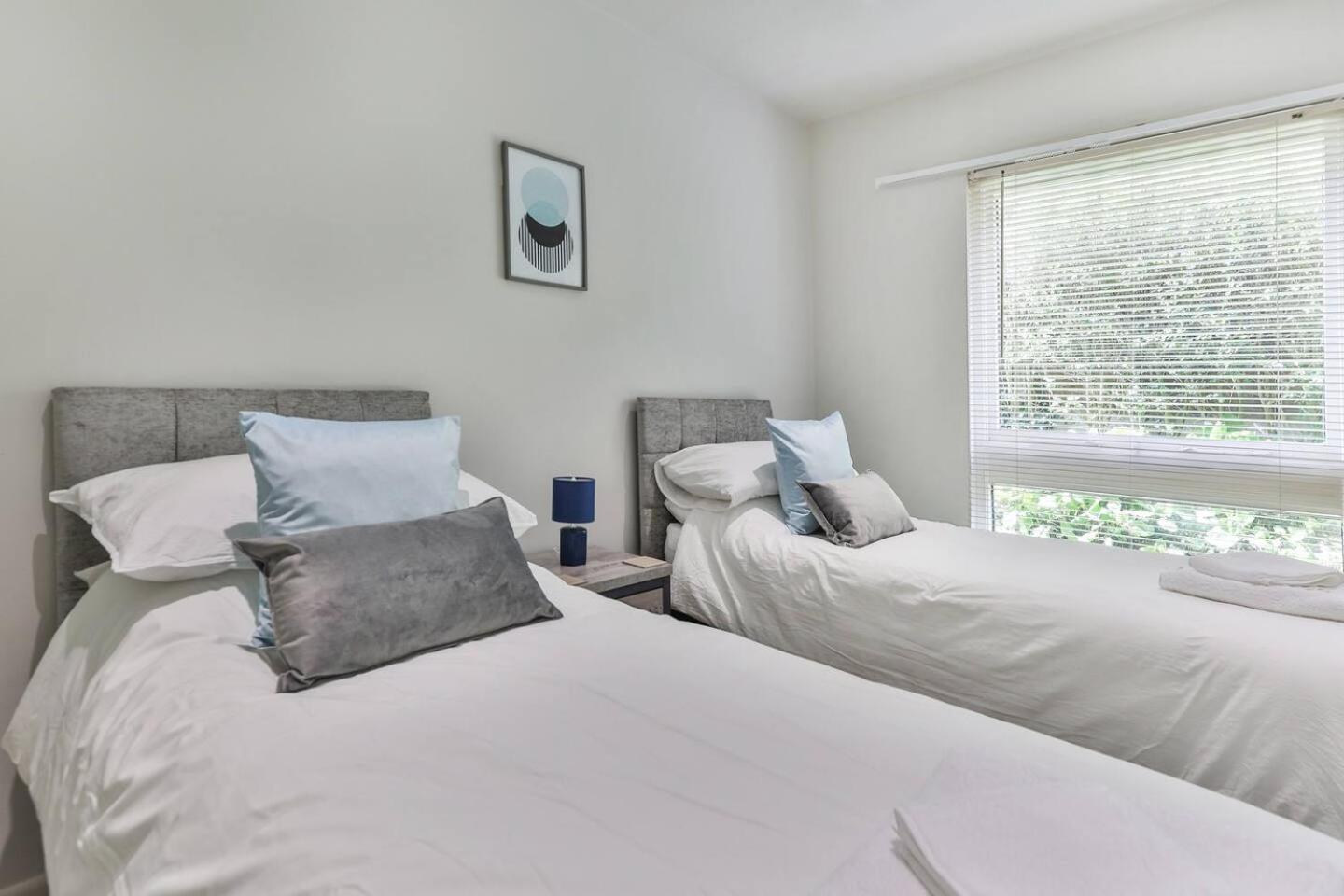 3 Bedroom Bungalow Close To Peak District With Garden シェフィールド エクステリア 写真