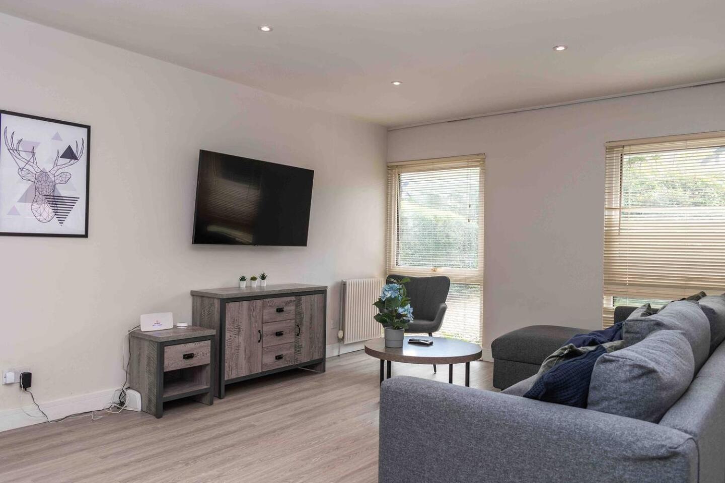3 Bedroom Bungalow Close To Peak District With Garden シェフィールド エクステリア 写真